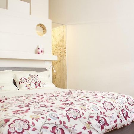 Art Apartment Porta A Prato Florence Buitenkant foto